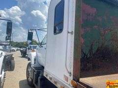 1996 GMC Topkick Sleeper Flat Bed Truck With Caterpillar Engine; 317,168 Miles; VIN 1GDJ7H1J0TJ512602.  See video.