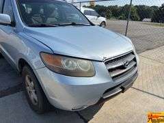 2007 Hyundai Santa Fe, runs good, good AC; 237,312 Miles; VIN 5NMSG13D87H062118.  See video.