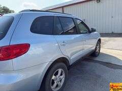 2007 Hyundai Santa Fe, runs good, good AC; 237,312 Miles; VIN 5NMSG13D87H062118.  See video.