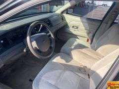 2008 Ford Crown Victoria; odometer does not work; VIN 2FAHP71V78X168965.  See video.