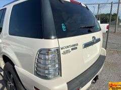 2008 Mercury Mountaineer Premier, V8; 206,717 Miles; VIN 4M2EU38858UJ00101.  See video.