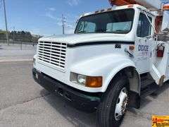 1998 International 4700 Bucket Truck; 316,595 Miles; VIN 1HTSCAAP2WH512180 (Watch video)