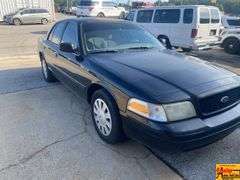 2008 Ford Crown Victoria; odometer does not work; VIN 2FAHP71V78X168965.  See video.