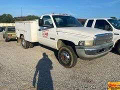 2001 Dodge Ram 3500 with Cummins 24 valve turbo diesel; miles not showing; VIN 3B6MC36691M561211.  See video.