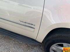2013 GMC Yukon SLT; 292,100 Miles; VIN 1GKS2CE03DR324918.  See video.
