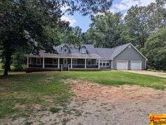 3-Bedroom Home On 2.7 Acres±