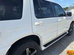 2008 Mercury Mountaineer Premier, V8; 206,717 Miles; VIN 4M2EU38858UJ00101.  See video.