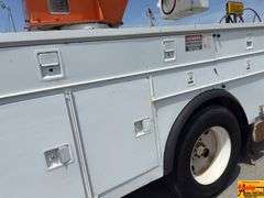 1998 International 4700 Bucket Truck; 316,595 Miles; VIN 1HTSCAAP2WH512180 (Watch video)