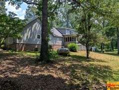 3-Bedroom Home On 2.7 Acres±