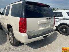 2013 GMC Yukon SLT; 292,100 Miles; VIN 1GKS2CE03DR324918.  See video.