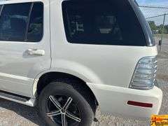 2008 Mercury Mountaineer Premier, V8; 206,717 Miles; VIN 4M2EU38858UJ00101.  See video.