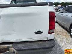 2005 Ford F-250 XL Super Duty; 131,519 Miles; VIN 1FTNF205X5EA93034 (021368).  See video.