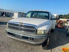2001 Dodge Ram 3500 with Cummins 24 valve turbo diesel; miles not showing; VIN 3B6MC36691M561211.  See video.