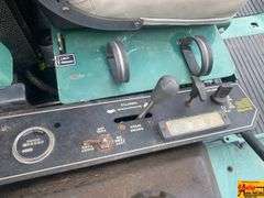 Bunton Textron BZT3310 Commercial Zero Turn Mower.  Runs good.  See video.