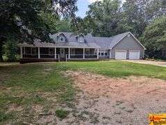 3-Bedroom Home On 2.7 Acres±