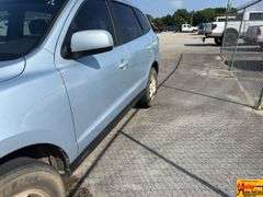 2007 Hyundai Santa Fe, runs good, good AC; 237,312 Miles; VIN 5NMSG13D87H062118.  See video.