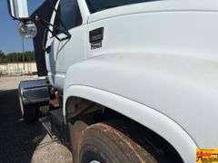 1999 GMC C8500 Truck; 89,593 Miles; VIN 1GDP7H1C6XJ514288 (021667).  See video.
