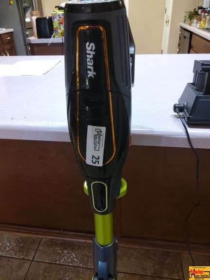 Shark IONFlex DuoClean Cordless Ultra-Light Vacuum image
