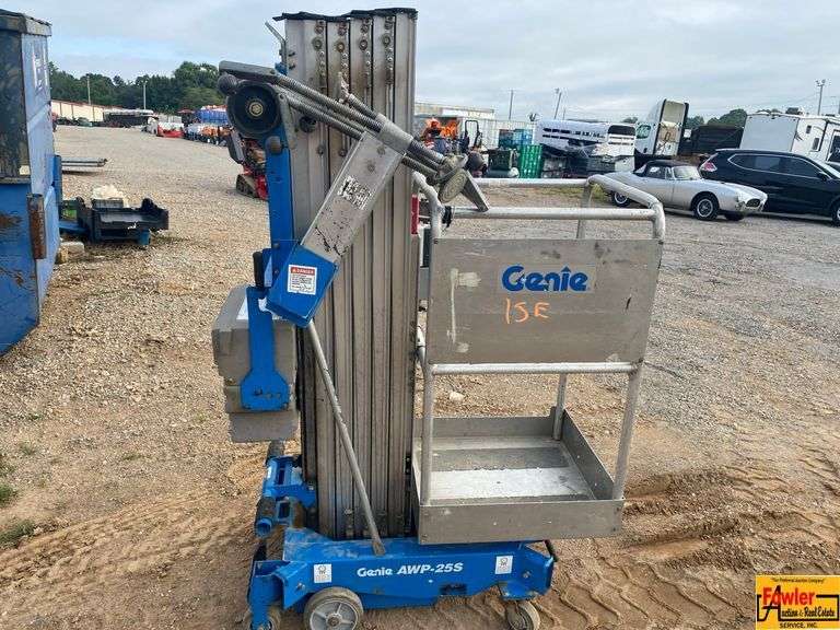Genie AWP-25S One-Man Lift.  See video. image