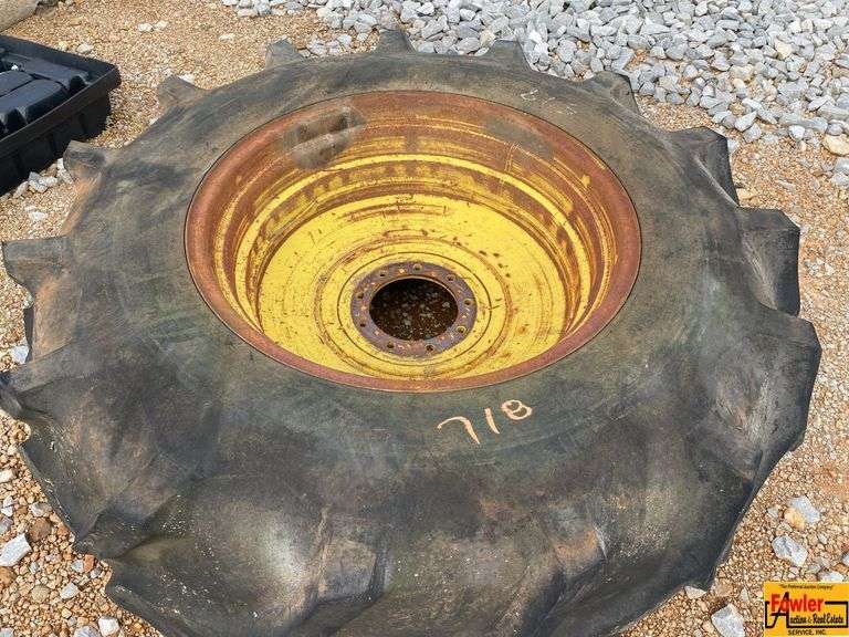 TRACTOR TIRE & RIM image