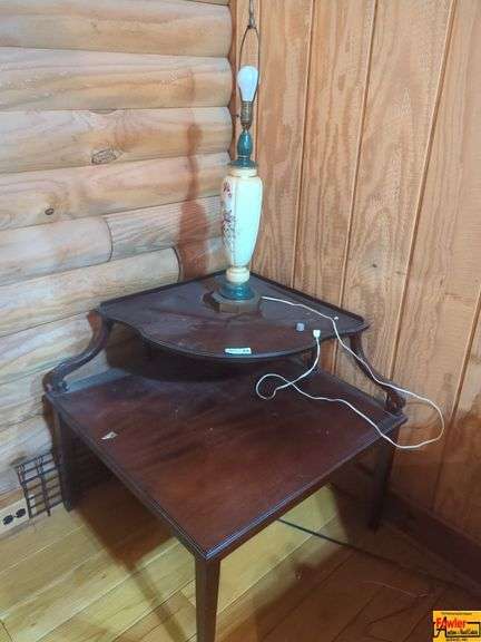 Corner Table With Lamp image