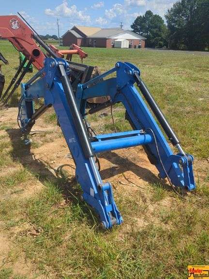 New Holland 665TL Loader image