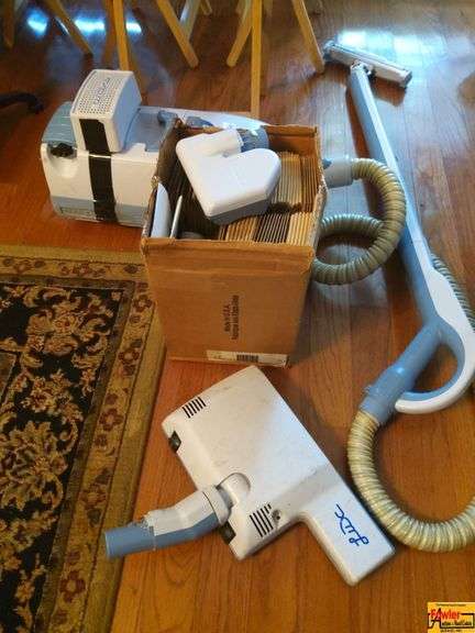 Lux 9000 Vacuum Cleaner with Attachments and Filters image