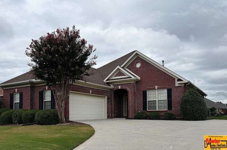 3-Bedroom Brick Home On Lakefront Lot In South Huntsville image
