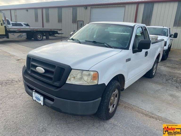 2006 Ford F-150 Pick-Up With Tommy Lift;  205,253 Miles;  VIN 1FTRF12W86KD97970.  See video. image