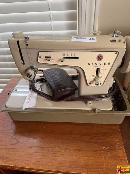 Singer 237 Fashion Mate Sewing Machine With Desk & Accessories image