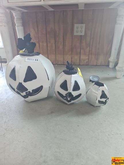 Set of Three Metal Jack-O-Lanterns image