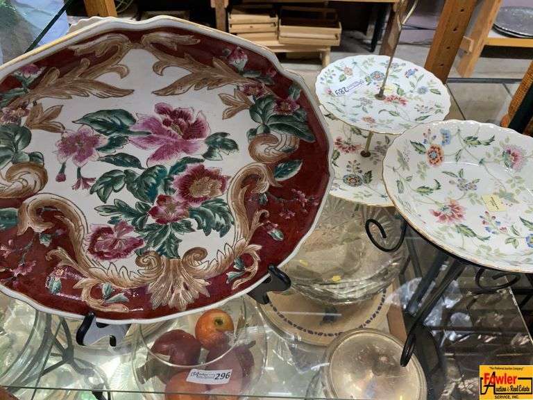Andrea by Sadek Floral Pattern Decorative Plates and Serving Stand image