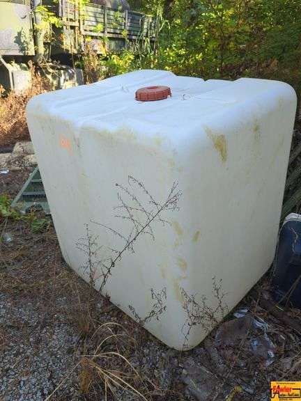 Large Plastic Water Storage Tank image