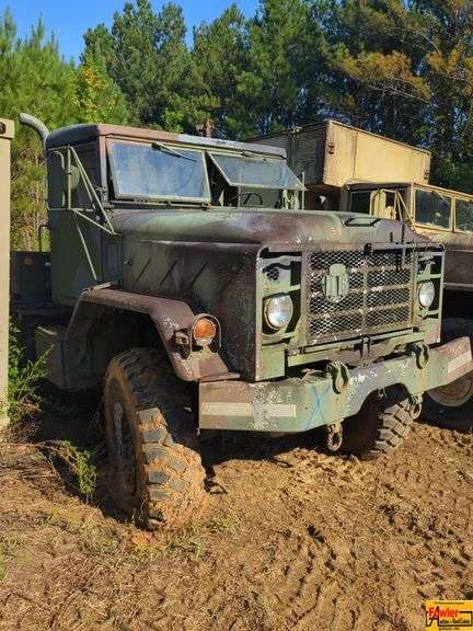 1990 M931A2 Military Semi Tractor; 10,460 Miles Showing; Starts & runs image