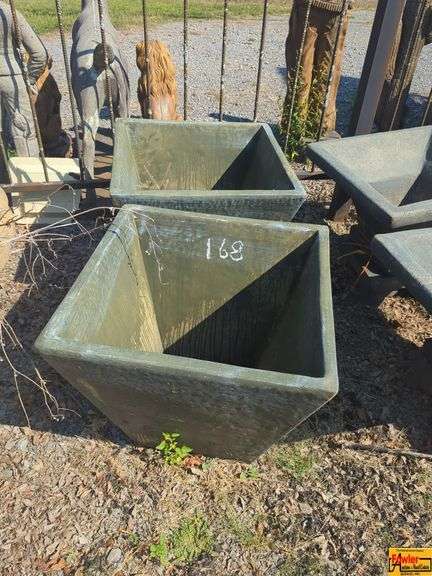 Set of Two Square Concrete Garden Planters image