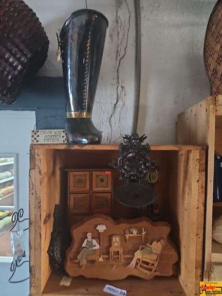 Variety of Home Decor Items image