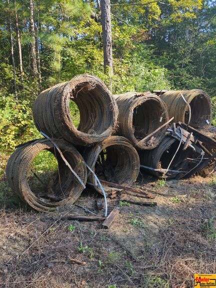 Rolls Of Military Concertina Man Razor Wire image