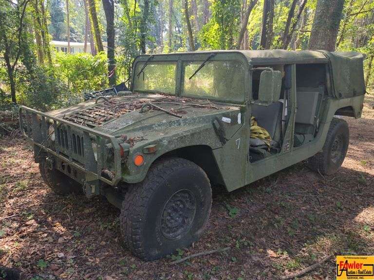 Military Humvee H1 Truck; couldn't get to run image