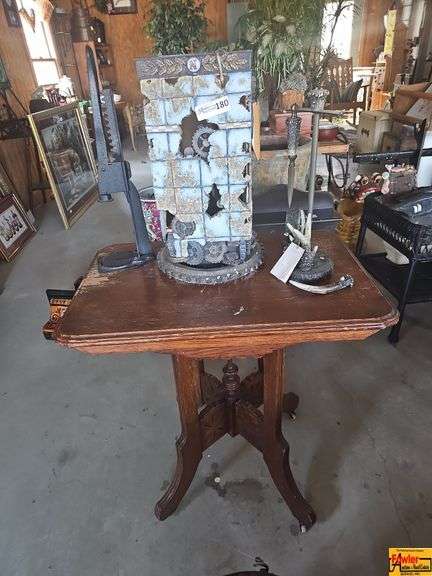 Table with Decorative Items image
