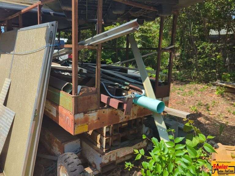 Scissor Lift; 1500 LBS Capacity image