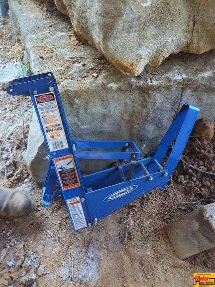 Werner SPJ-100 Steel Pump Jack image