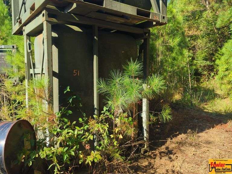900-Gallon Caged Fuel Tank image