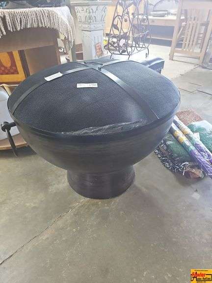Outdoor Fire Pit with Spark Screen image