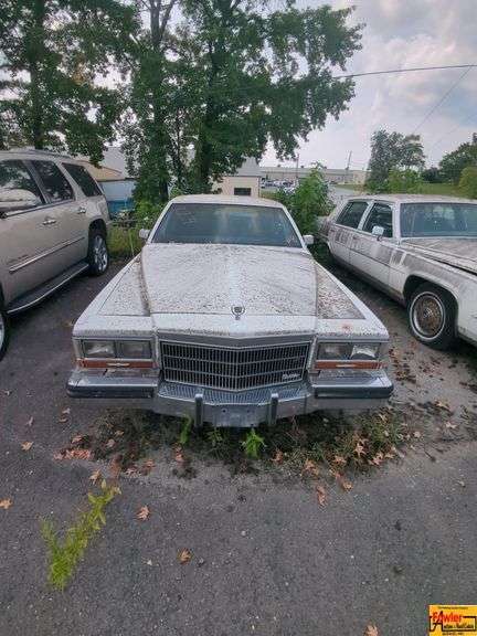 Cadillac Fleetwood Brougham Sedan; VIN 1G6DW51Y9KR711666 image