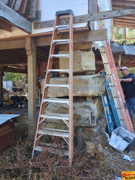 9-Step Foldable Ladder image
