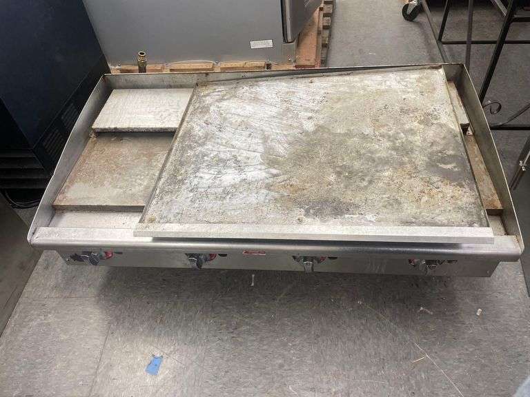 Star-Max Commercial Gas Griddle - 4ft x 26in x 17in