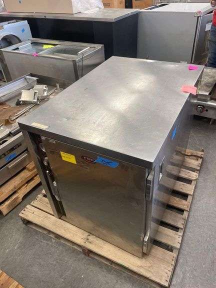 FWE Mobile Heated Pizza Cabinet - Model No. TS-1633-14 - 120V - 37in x 25in - 30in