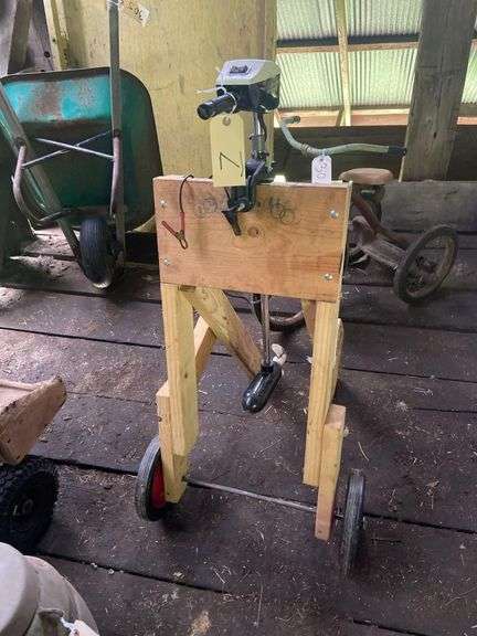 Minn Kota 10 Electric Motor Works On Wooden Test Stand Holds up to 35 Horse Power Motor