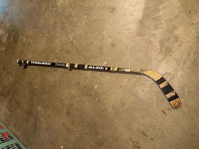 Montreal Hockey Stick With Puck