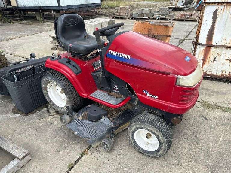Craftsman GT5000 Riding Mower - Model 917.276081 - Serial No. 062804B006224 - 48in Mower Deck - Includes Extra Deck, Bagger System and Rim